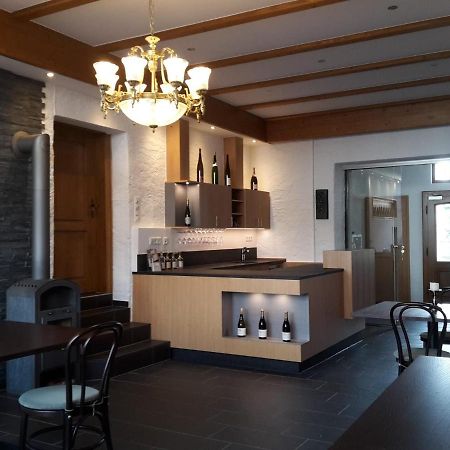 Weingut Licht-Stadtfeld Brauneberg Bagian luar foto