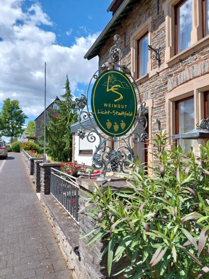 Weingut Licht-Stadtfeld Brauneberg Bagian luar foto