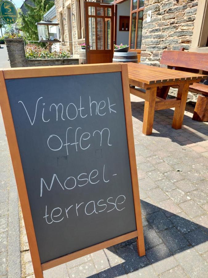 Weingut Licht-Stadtfeld Brauneberg Bagian luar foto