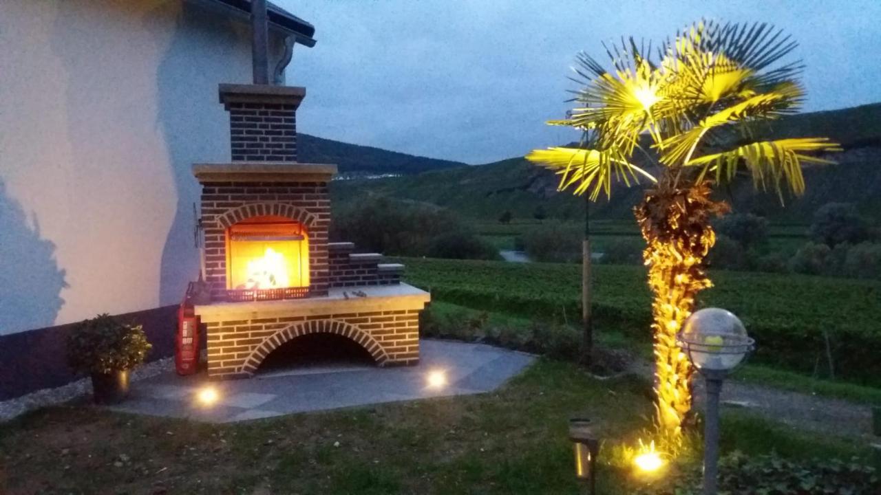 Weingut Licht-Stadtfeld Brauneberg Bagian luar foto