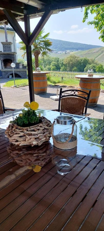 Weingut Licht-Stadtfeld Brauneberg Bagian luar foto